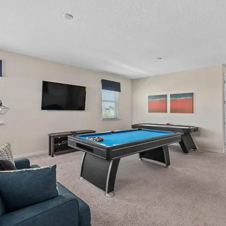 Modern Solara Villa With Pool, 7Bd